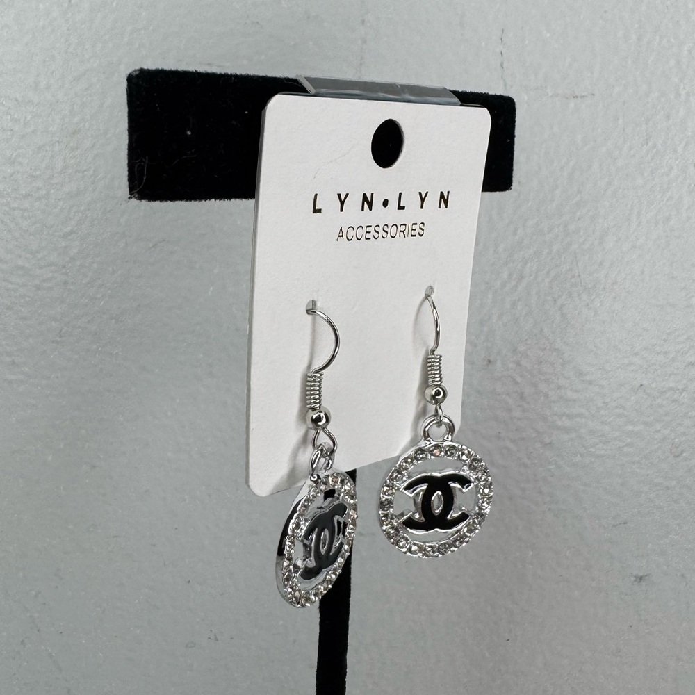 Earrings - Picture 4 of 5